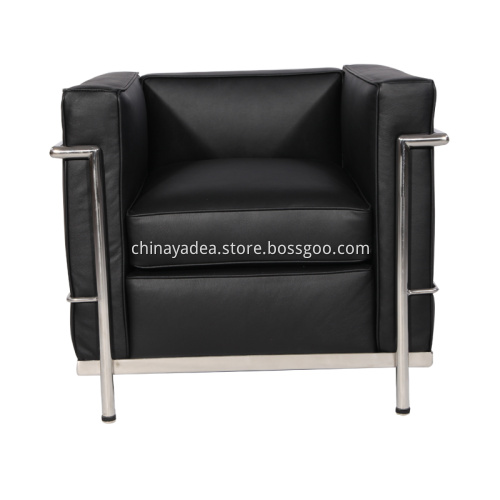 Le corbusier leather LC2 lounge chair